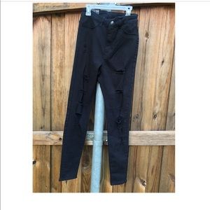 H&M Black Highwasisted Ripped Jeans Size 6 New 🏷